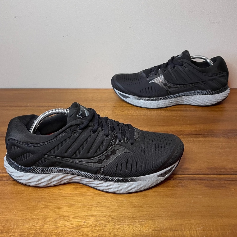 NEW Saucony Hurricane 22 Mens Running Shoe Sz 9.5